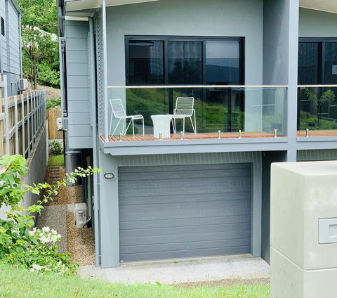 AIRLIE BEACH Delight. Hop, Skip Jump To Everything - Holiday Find 1