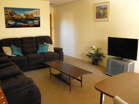 Akuna, Unit 8, 112-116 Little Street - Holiday Find 1