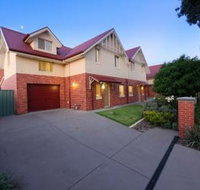 Albury Suites - Schubach Street - Holiday Find