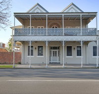 Albury Suites - Waterstreet - Holiday Find