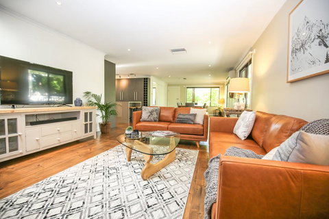 Alderwood - Holiday Find 0