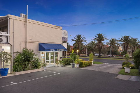 Alexander Motor Inn And Apartments - Holiday Find 2