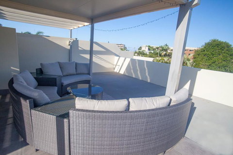 Alexandra Headland Luxury Townhouse - Holiday Find 2