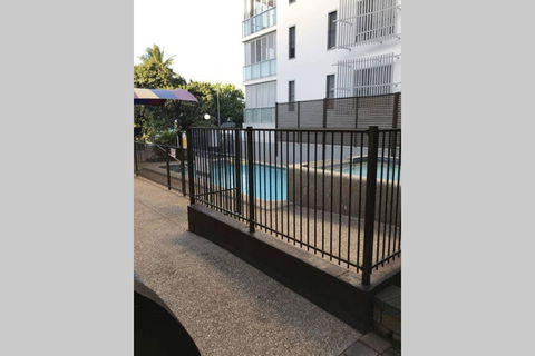 All In 500 Aud Weekly Beachfront The STRAND Studio Apartment - Holiday Find 3