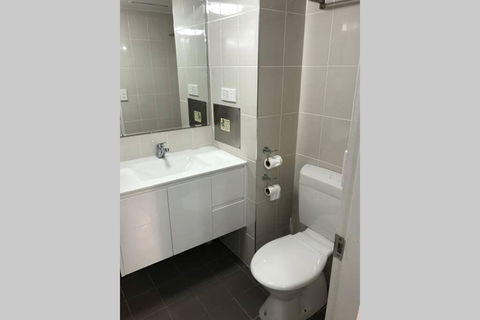 All In 500 Aud Weekly Beachfront The STRAND Studio Apartment - Holiday Find 1