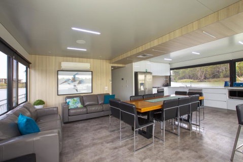 All Seasons Houseboats - Holiday Find 3