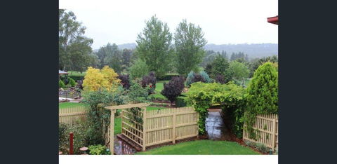 Allora Lodge Bed And Breakfast - Holiday Find 3