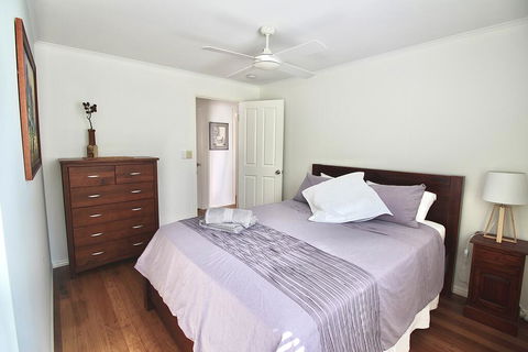 Aloha Alex Beach House Pet-friendly- 450m To The Beach - Holiday Find 3