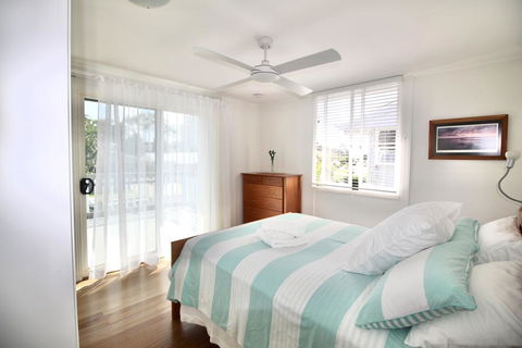 Aloha Alex Beach House Pet-friendly- 450m To The Beach - Holiday Find 0