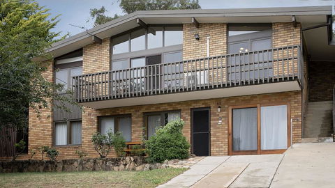 Alpine House - Views Over Lake Jindabyne And The Snowy Mountains - Holiday Find 0