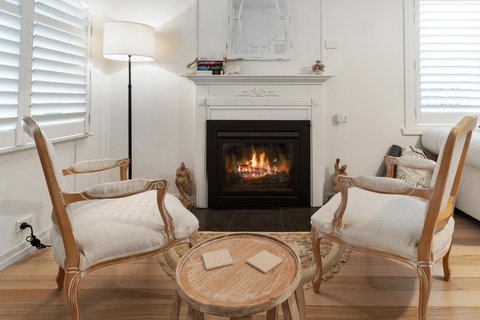 Amber Cottage, Luxury Seaside Retreat With Outdoor Spa! - Holiday Find 3