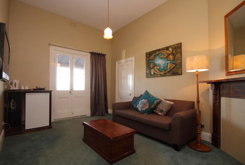 Anchorage Seafront Hotel - Holiday Find 1