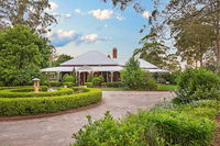 Book Crows Nest Accommodation Vacations Holiday Find Holiday Find