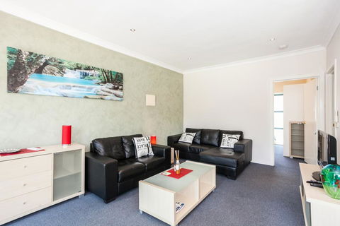 Anglesea River Apartments - 2 Bed Unit 2/4 - Holiday Find 2