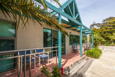 Anglesea River Apartments - 2 Bed Unit 2/4 - Holiday Find 0