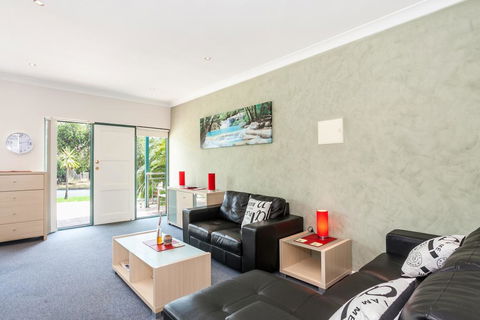 Anglesea River Apartments - 2 Bed Unit 2/4 - Holiday Find 1