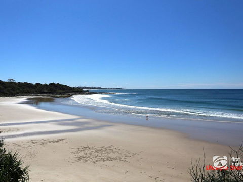 Angourie Blue 1 - Great Ocean Views - Surfing Beaches - Holiday Find 3