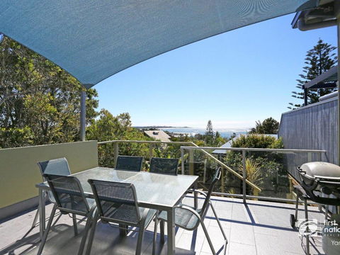 Angourie Blue 1 - Great Ocean Views - Surfing Beaches - Holiday Find 0