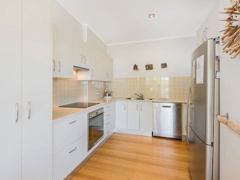 Angourie Blue 7- Stroll To Surfing Beaches. - Holiday Find 3