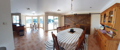 Anjas Place In The Hunter Valley - Holiday Find 3