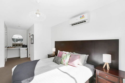 APOLLO 13 STUDIO - Free Wifi, Opposite Beach! - Holiday Find 1