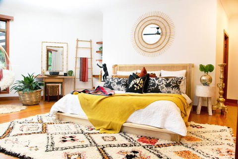 Aquila Retreat Mansion - Holiday Find 1