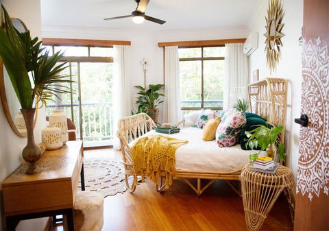 Aquila Retreat Mansion - Holiday Find 2