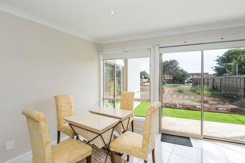 Aquilla Townhouse 6 - Holiday Find 2