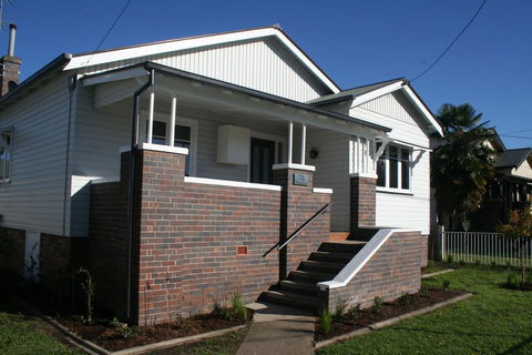 Armidale Executive Accommodation - City Centre - Holiday Find 2