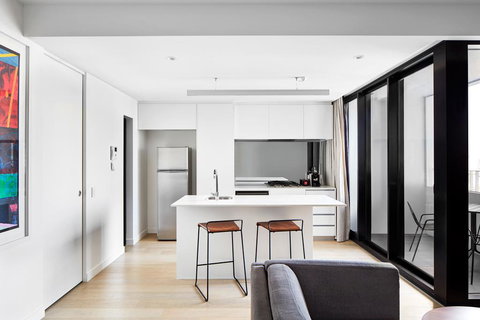 Art Series - The Johnson - Holiday Find 0