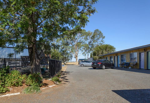 Artesian Motor Inn - Holiday Find 0