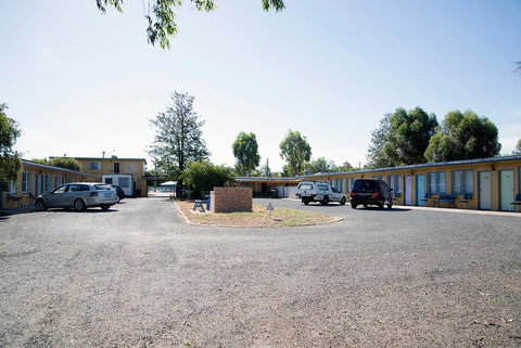 Artesian Motor Inn - Holiday Find 1