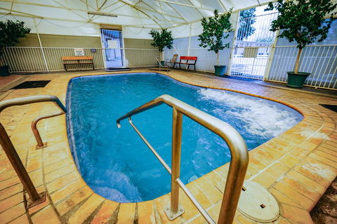 Artesian Spa Motel - Holiday Find 2