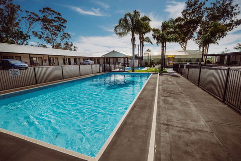 Artesian Spa Motel - Holiday Find 3