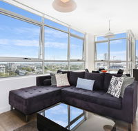 As the Sun Sets - Modern and Spacious 2BR Zetland Apartment Facing the Setting Sun - Holiday Find