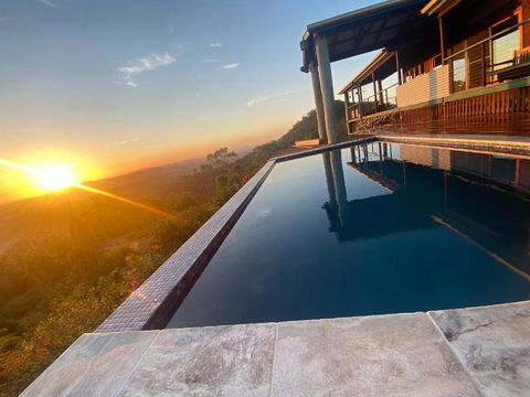 Luxurious Hinterland Guest House With HEATED POOL Sleeps 10 Brisbane Scenic Rim Gold Coast - Holiday Find 3