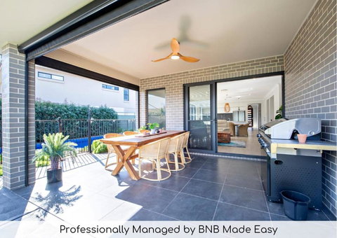 Macquarie Entertainer - Pool Retreat, Pet Friendly - Holiday Find 0