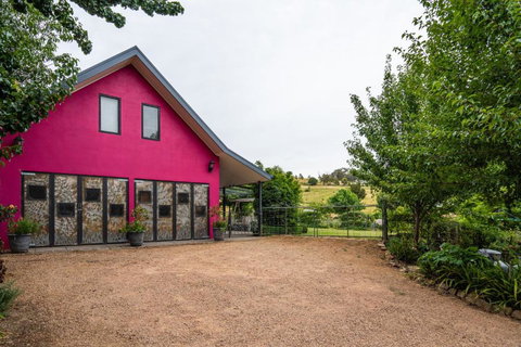 Magenta Cottage - Holiday Find 2