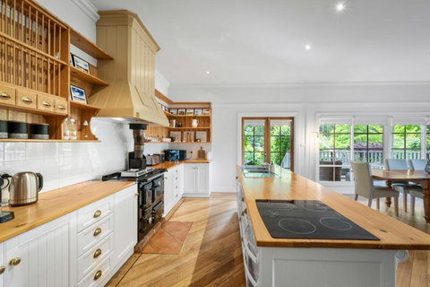 Magical Lucindale - Gorgeous 4 Bedroom House - Holiday Find 3