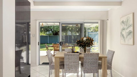 Magnolias - Holiday Find 2