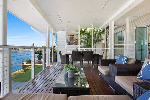 Main River Magic - Holiday Find 1