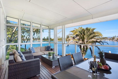 Main River Magic - Holiday Find 2