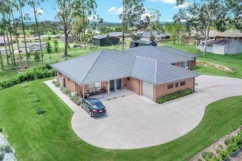 Mala Retreat, Shiraz Suite 5 Star Immaculate And Comfortable - Holiday Find 1