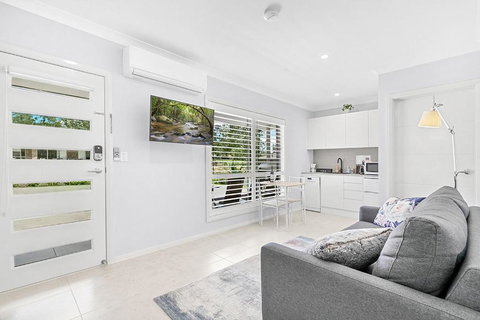 Mala Retreat, Shiraz Suite 5 Star Immaculate And Comfortable - Holiday Find 3