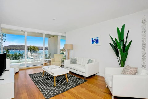 MAN29 - Beautiful 2 BR Apartment Manly Wharf Views - Holiday Find 1