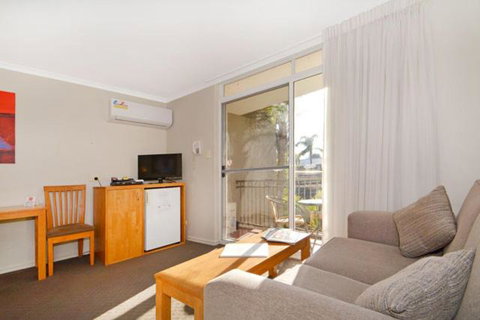 Mandurah Motel And Apartments - Holiday Find 1