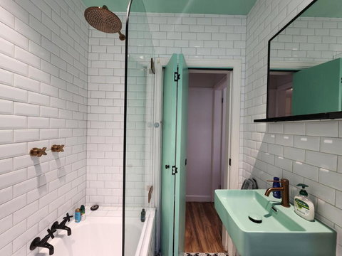 Manly Jungle Beach Oasis - Holiday Find 3