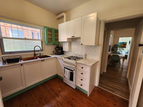 Manly Jungle Beach Oasis - Holiday Find 1