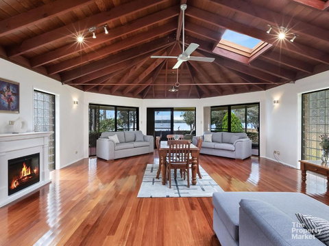 Mannering Lake House - Holiday Find 0