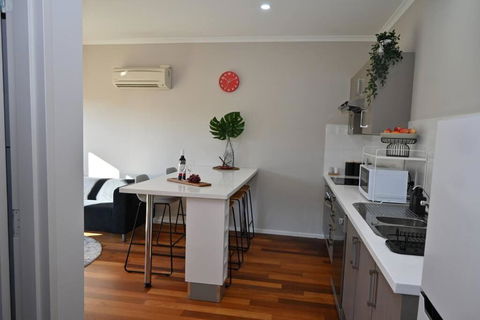 Mawson Red - Free Pool Access -Onsite Parking-Netflix-5 Mins To Mawson Interchange - Holiday Find 2